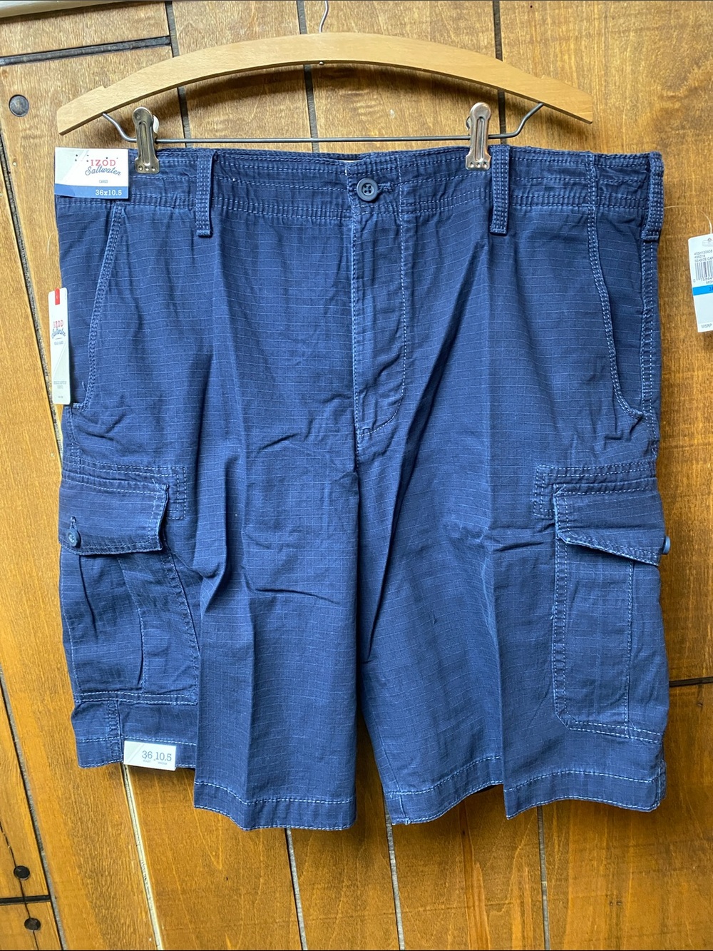 Izod Saltwater Navy Blue Cargo Shorts with Multiple Pockets w36. NWT